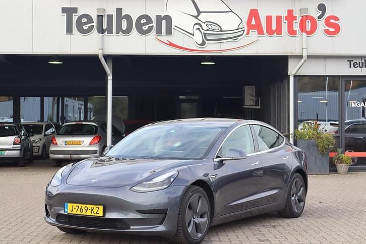 Gebruikt 2020 Tesla Model 3 Standard Range Sedan | € 17.985 (Eerlijke prijs) - Afbeelding 1/4