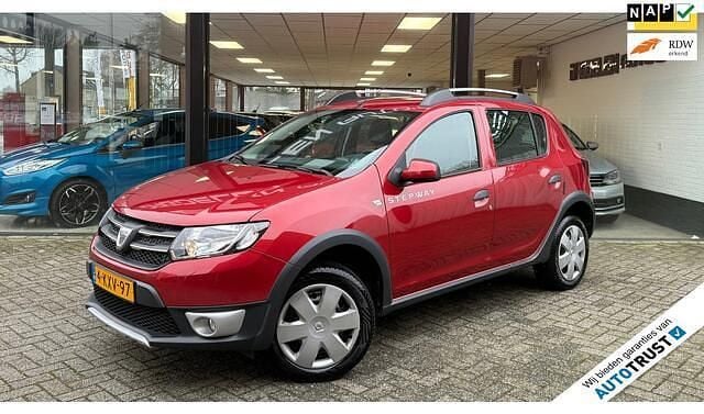 Rood Occasion 2013 Dacia Sandero Stepway Hatchback | € 5.950 (Eerlijke prijs) - Afbeelding 1/4