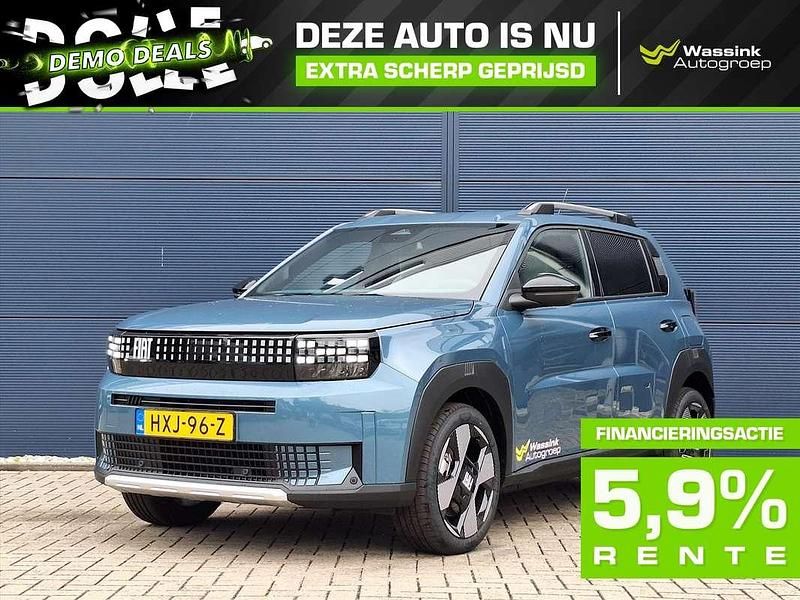 Blauw Occasion 2025 Fiat Grande Panda La Prima Hatchback | € 26.999 (Iets duurder) - Afbeelding 1/3