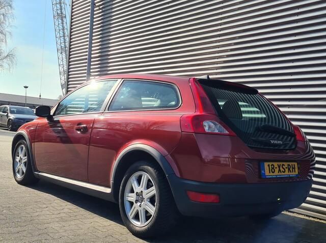 Occasion Volvo C30 Momentum 136 PK (100 kW) 2007 Rood, metallic lak Hatchback
