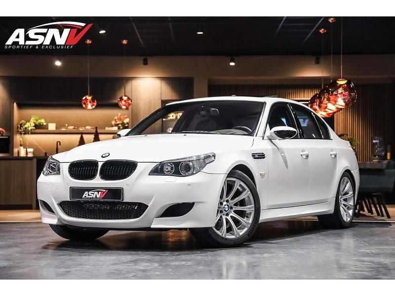 Wit Gebruikt 2006 BMW M5 Comfort Edition Sedan | € 44.945 (Goede deal) - Afbeelding 1/4