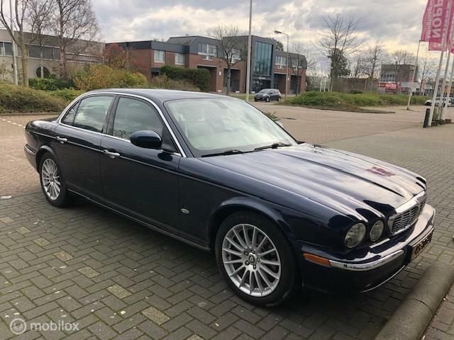 Blauw Gebruikt 2006 Jaguar XJ Sedan | € 7.950 (Eerlijke prijs) - Afbeelding 1/4