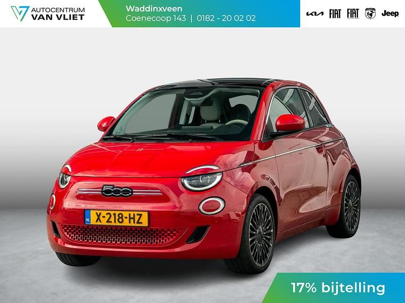 Rosso passione Gebruikt 2024 Fiat 500e La Prima Hatchback | € 28.889 (Duur) - Afbeelding 1/4
