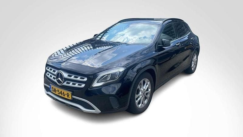 Zwart Gebruikt 2018 Mercedes GLA180 Business SUV | € 21.490 (Eerlijke prijs) - Afbeelding 1/2