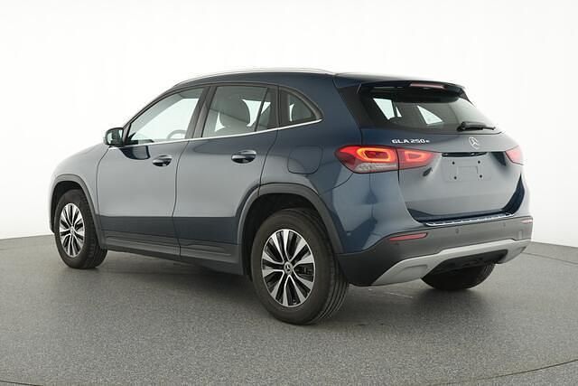 Donker metallic denimblauw Occasion 2023 Mercedes GLA250 SUV | € 38.945 (Eerlijke prijs) - Afbeelding 1/4