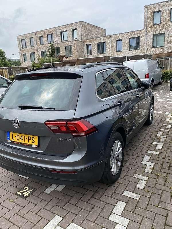 Grijs Gebruikt 2017 VW Tiguan SUV | € 18.000 (Eerlijke prijs) - Afbeelding 1/4