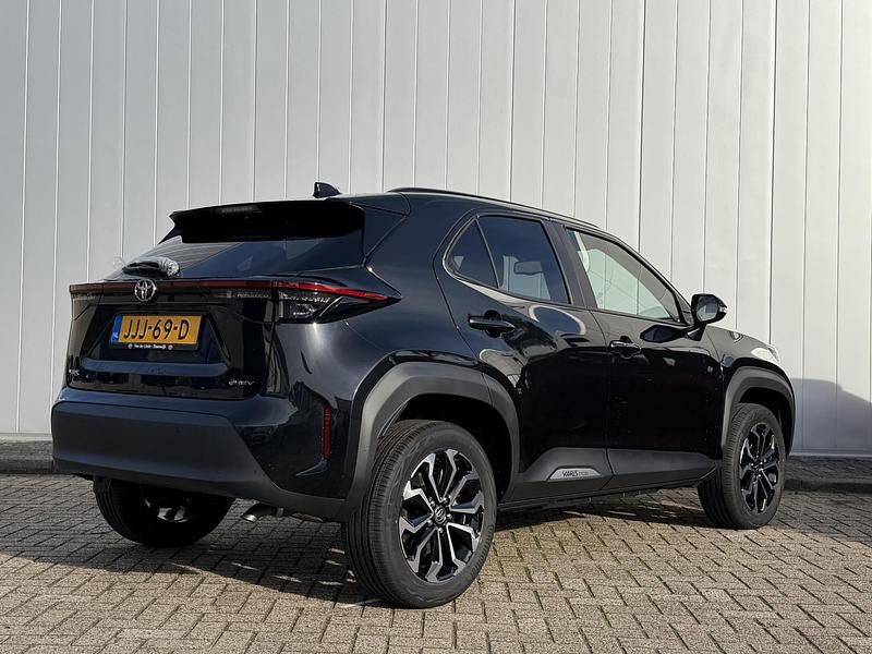 Nieuw Toyota Yaris Cross Limited 84 PK (61 kW) 2025 Zwart SUV