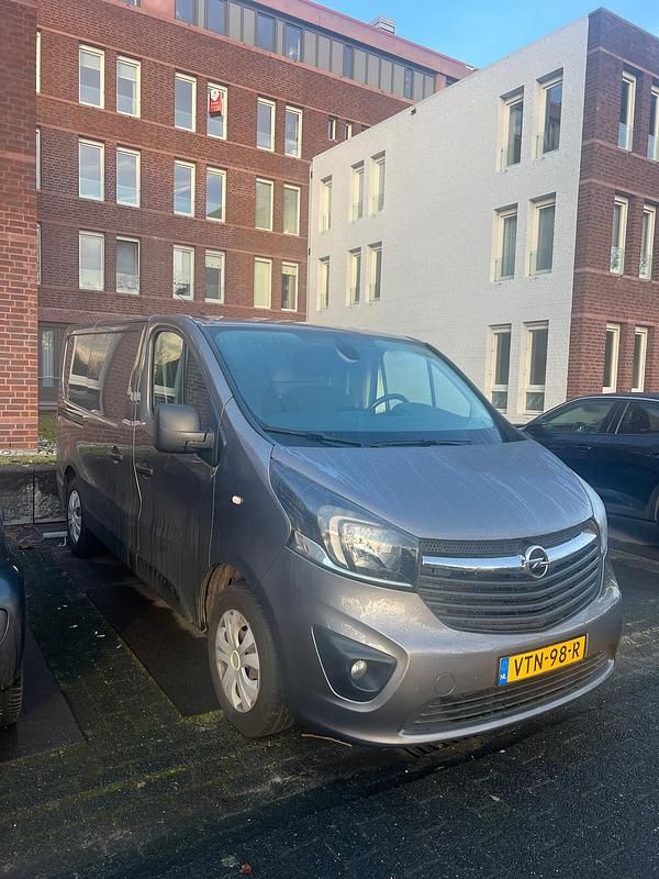 Grijs (metallic) Occasion 2018 Opel Vivaro Edition MPV | € 7.995 (Super prijs) - Afbeelding 1/4
