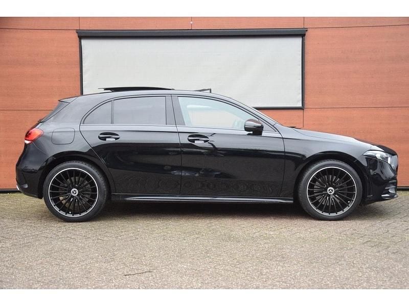 Occasion Mercedes A250 AMG line 218 PK (160 kW) 2022 Zwart Hatchback