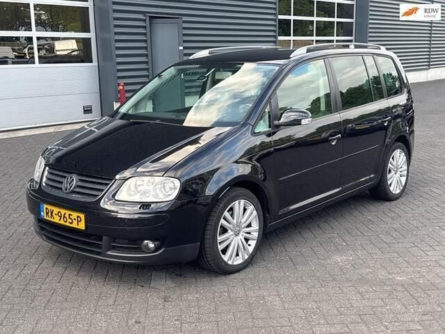 Zwart Gebruikt 2006 VW Touran Trendline MPV | € 3.950 (Iets duurder) - Afbeelding 1/4