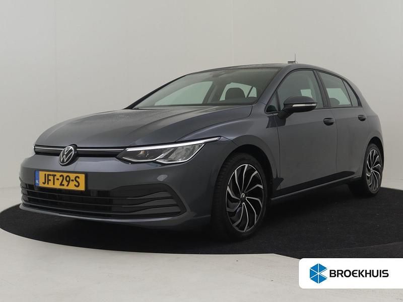 Grijs Gebruikt 2023 VW Golf VIII Style Hatchback | € 29.895 (Iets duurder) - Afbeelding 1/4