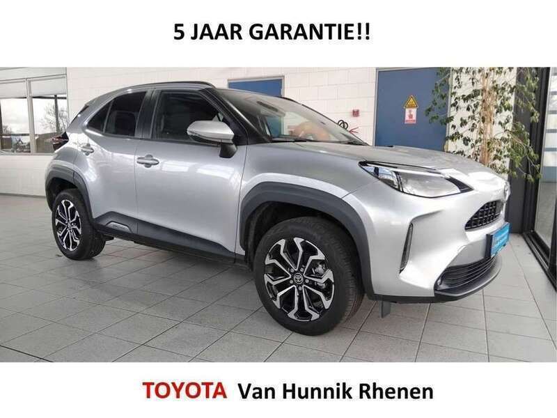 Zilver Gebruikt 2024 Toyota Yaris Cross Style SUV | € 30.950 (Iets duurder) - Afbeelding 1/4