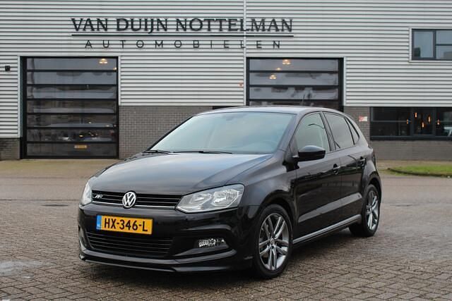 Zwart Occasion 2016 VW Polo Edition Hatchback | € 12.950 (Duur) - Afbeelding 1/4