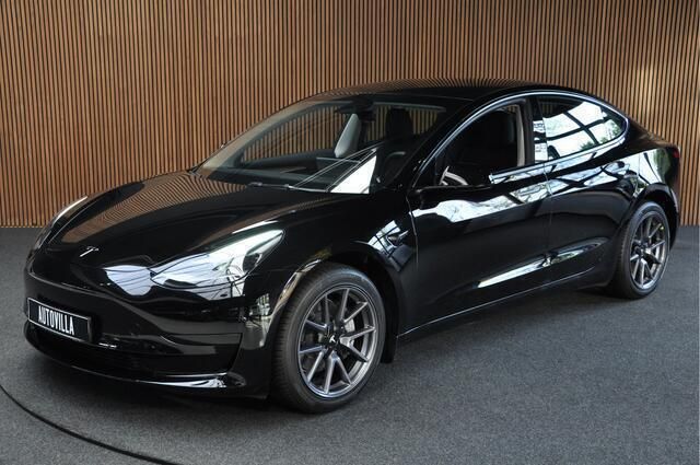 Grijs Gebruikt 2023 Tesla Model 3 Sedan | € 30.950 (Eerlijke prijs) - Afbeelding 1/4