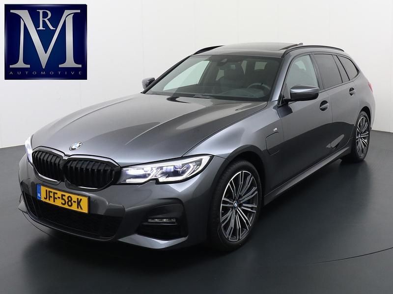 Grijs Gebruikt 2020 BMW 330 Executive Stationwagen | € 32.877 (Iets duurder) - Afbeelding 1/4