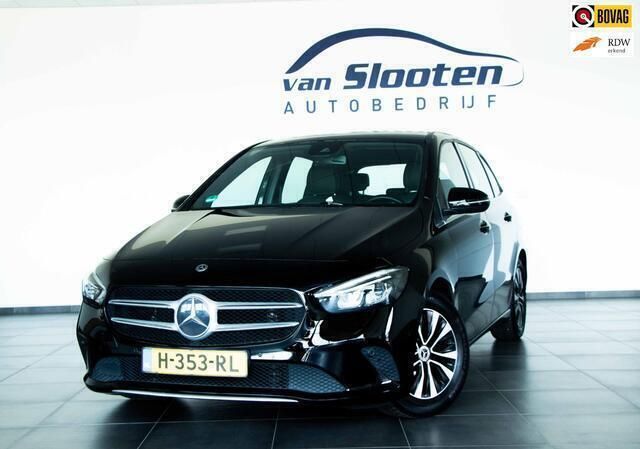 Zwart Gebruikt 2020 Mercedes B180 Business MPV | € 22.450 (Eerlijke prijs) - Afbeelding 1/4