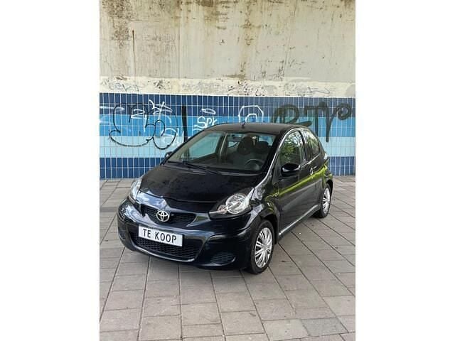 Zwart Gebruikt 2009 Toyota Aygo Comfort Hatchback | € 1.999 (Goede deal) - Afbeelding 1/4