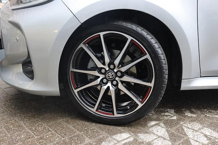 Occasion Toyota Yaris Hybrid Sport 131 PK (96 kW) 2024 Grijs Hatchback