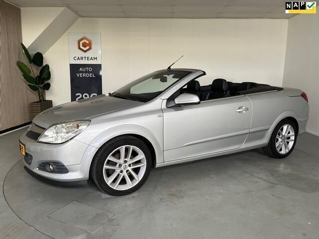 Grijs Gebruikt 2009 Opel Astra Cabriolet Cosmo Cabriolet | € 4.995 (Eerlijke prijs) - Afbeelding 1/4