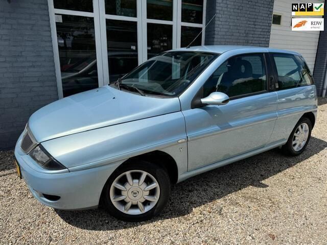 Blauw Gebruikt 2003 Lancia Ypsilon Hatchback | € 1.250 - Afbeelding 1/4