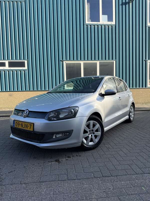 Grijs Gebruikt 2010 VW Polo Comfortline Hatchback | € 3.999 (Eerlijke prijs) - Afbeelding 1/4