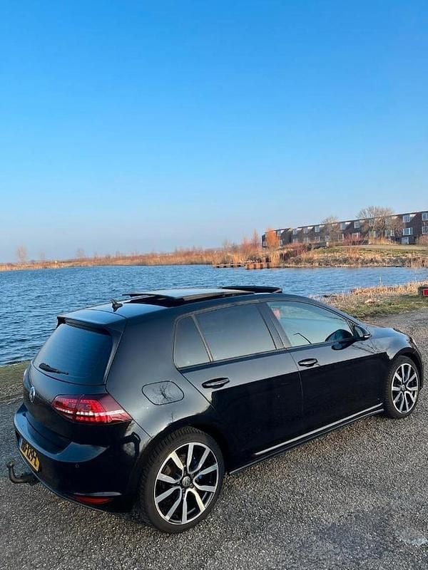 Occasion 2015 VW e-Golf GTE Hatchback | € 9.250 (Super prijs) - Afbeelding 1/4