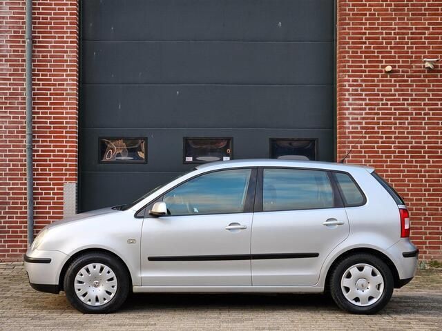 Occasion VW Polo Highline 64 PK (47 kW) 2002 Grijs Hatchback