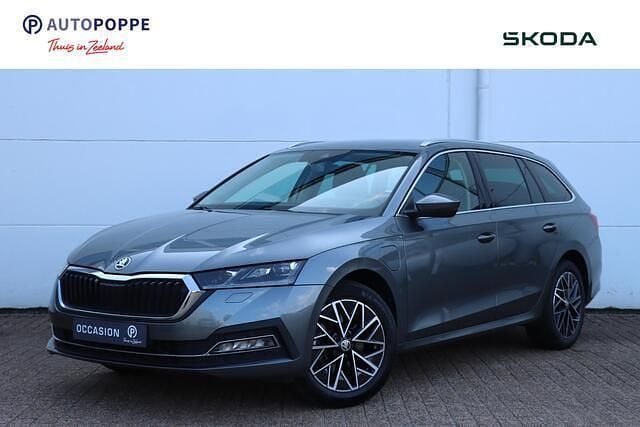 Grijs Gebruikt 2022 Skoda Octavia Style Stationwagen | € 23.450 (Eerlijke prijs) - Afbeelding 1/4