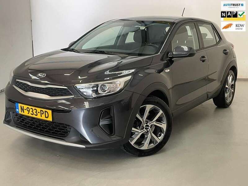 Grijs Gebruikt 2019 Kia Stonic SUV | € 15.450 (Eerlijke prijs) - Afbeelding 1/4