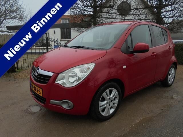Rood Occasion 2012 Opel Agila Edition Hatchback | € 4.450 (Eerlijke prijs) - Afbeelding 1/4