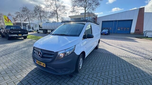 Overige Gebruikt 2018 Mercedes Vito MPV | € 15.800 (Duur) - Afbeelding 1/4