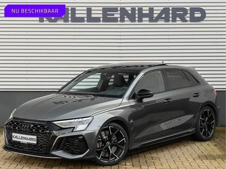 Grijs Occasion 2024 Audi RS3 S-Line Sedan | € 79.875 (Eerlijke prijs) - Afbeelding 1/4