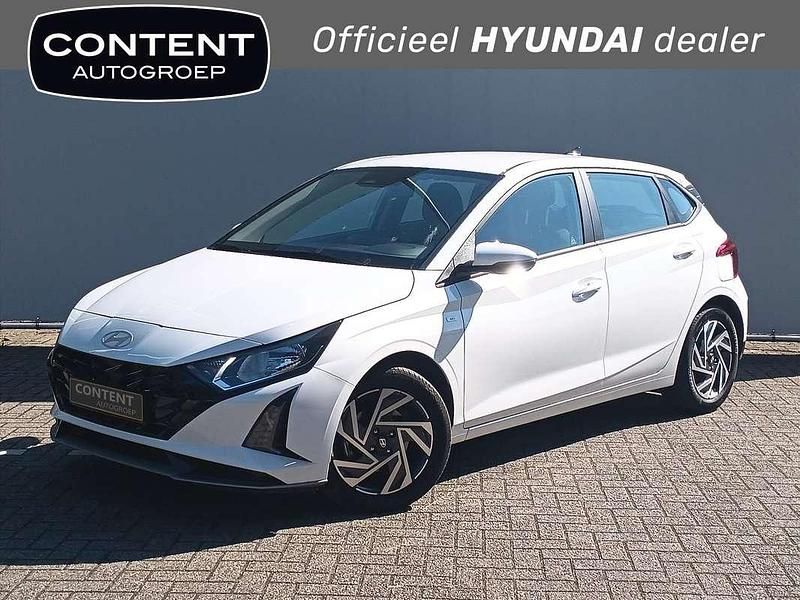 Wit Gebruikt 2024 Hyundai i20 Comfort Hatchback | € 19.440 (Eerlijke prijs) - Afbeelding 1/4