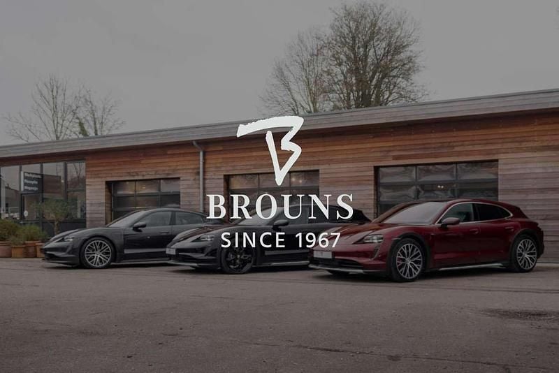 Gebruikt 2020 Porsche Taycan Turbo Sedan | € 78.950 - Afbeelding 1/1