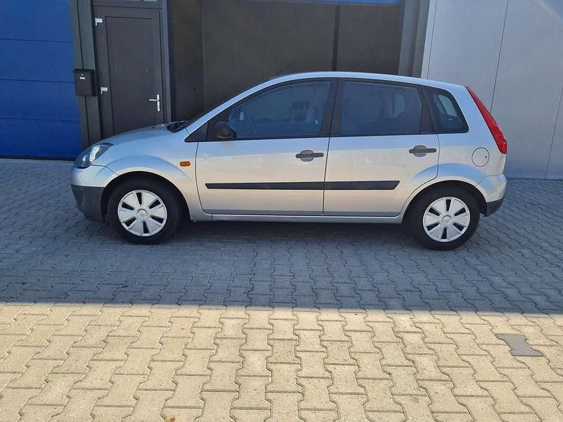 Zilver Gebruikt 2008 Ford Fiesta Cool & Sound Edition Hatchback | € 1.650 (Eerlijke prijs) - Afbeelding 1/4