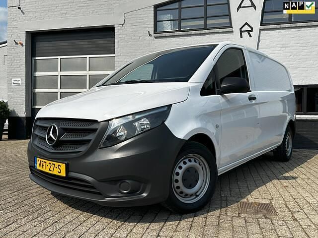 Wit Gebruikt 2020 Mercedes Vito MPV | € 11.950 (Super prijs) - Afbeelding 1/4