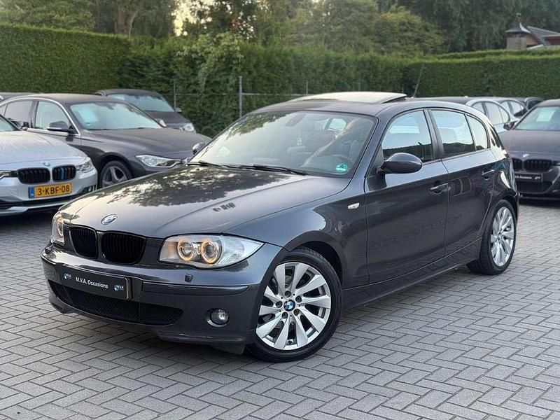 Grijs Gebruikt 2006 BMW 120 Sport Line Hatchback | € 5.950 (Iets duurder) - Afbeelding 1/4