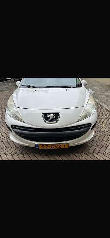 Wit Gebruikt 2008 Peugeot 207 Hatchback | € 2.000 (Goede deal) - Afbeelding 1/4