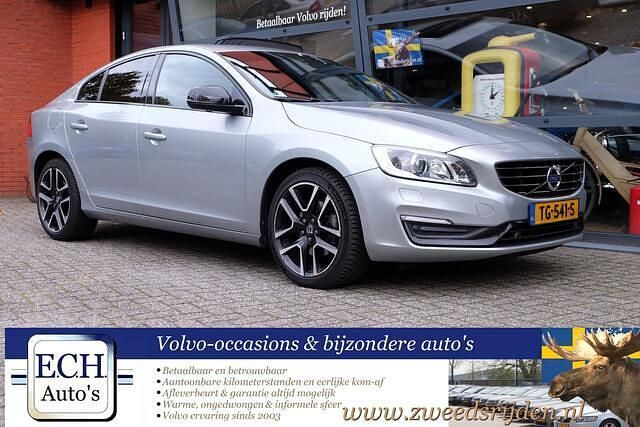Grijs Gebruikt 2018 Volvo S60 Dynamic Sedan | € 17.750 (Eerlijke prijs) - Afbeelding 1/4
