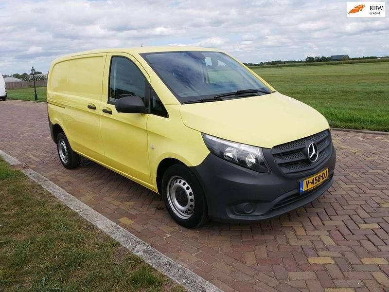 Geel Gebruikt 2017 Mercedes Vito MPV | € 6.799 (Super prijs) - Afbeelding 1/3