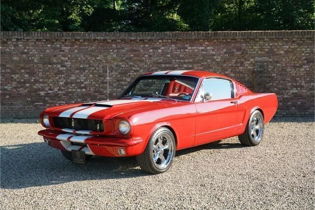Rood Gebruikt 1965 Ford Mustang Fastback | € 69.950 - Afbeelding 1/4