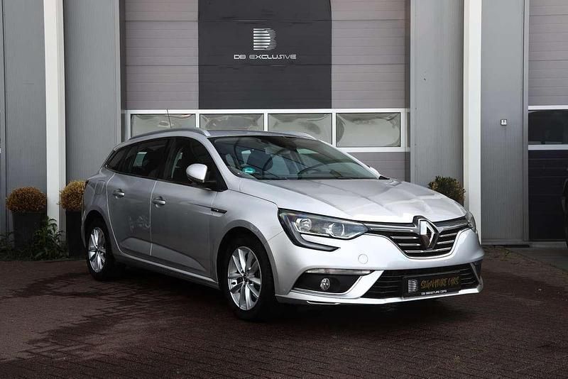 , metallic lak Gebruikt 2017 Renault Mégane GT Line GT-Line Stationwagen | € 16.450 (Eerlijke prijs) - Afbeelding 1/4