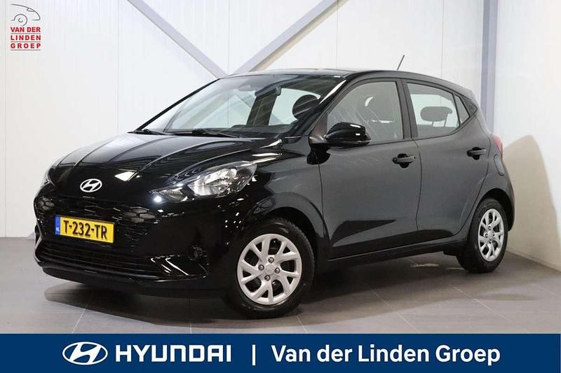 Zwart Occasion 2023 Hyundai i10 Comfort Hatchback | € 15.795 (Eerlijke prijs) - Afbeelding 1/4