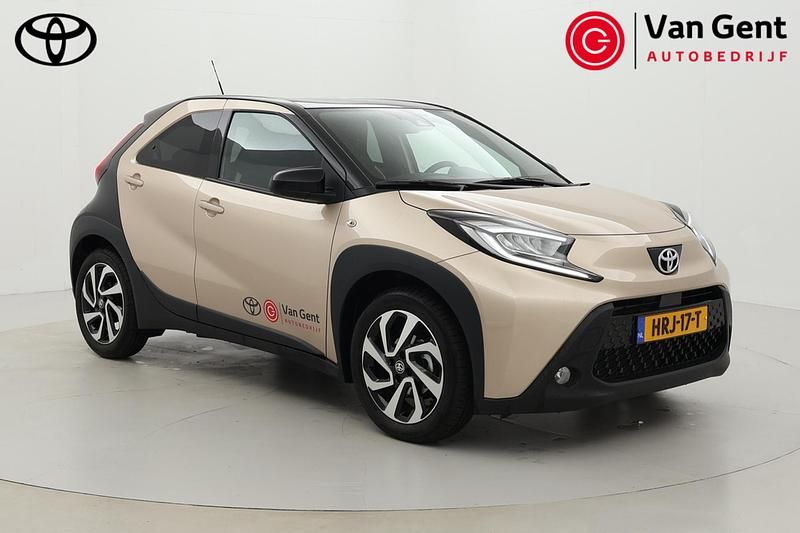 Bruin Gebruikt 2025 Toyota Aygo X Pulse SUV | € 22.999 - Afbeelding 1/4