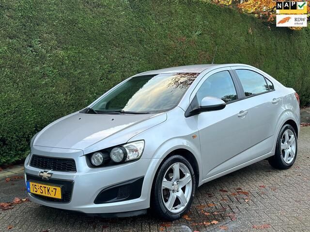 Grijs Gebruikt 2011 Chevrolet Aveo LT Sedan | € 4.750 (Iets duurder) - Afbeelding 1/4