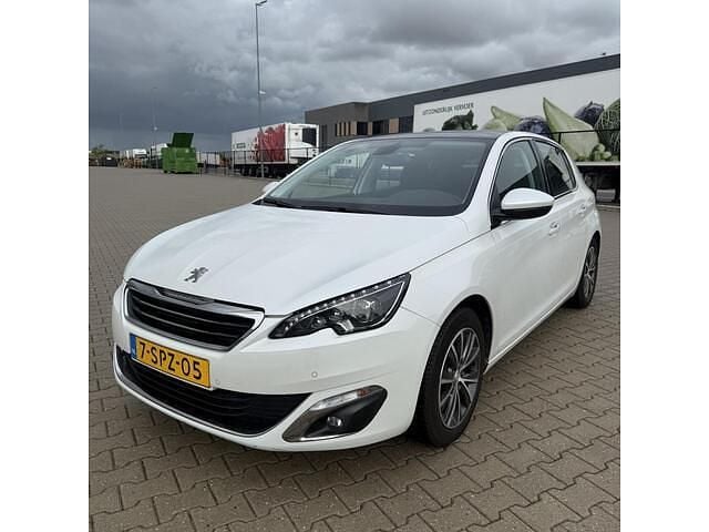 Wit Gebruikt 2013 Peugeot 308 Allure Hatchback | € 7.500 (Eerlijke prijs) - Afbeelding 1/4