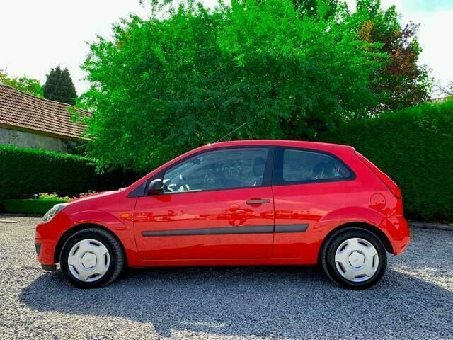 Occasion Ford Fiesta 69 PK (50 kW) 2006 Rood Hatchback