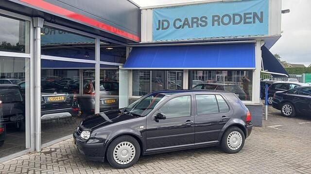 Zwart Gebruikt 2002 VW Golf IV Comfortline Hatchback | € 875 (Goede deal) - Afbeelding 1/4