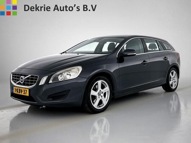 Grijs Gebruikt 2013 Volvo V60 Momentum Stationwagen | € 4.990 (Goede deal) - Afbeelding 1/4