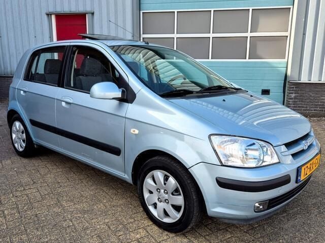 Blauw, metallic lak Gebruikt 2005 Hyundai Getz Dynamiq Hatchback | € 2.495 (Eerlijke prijs) - Afbeelding 1/4